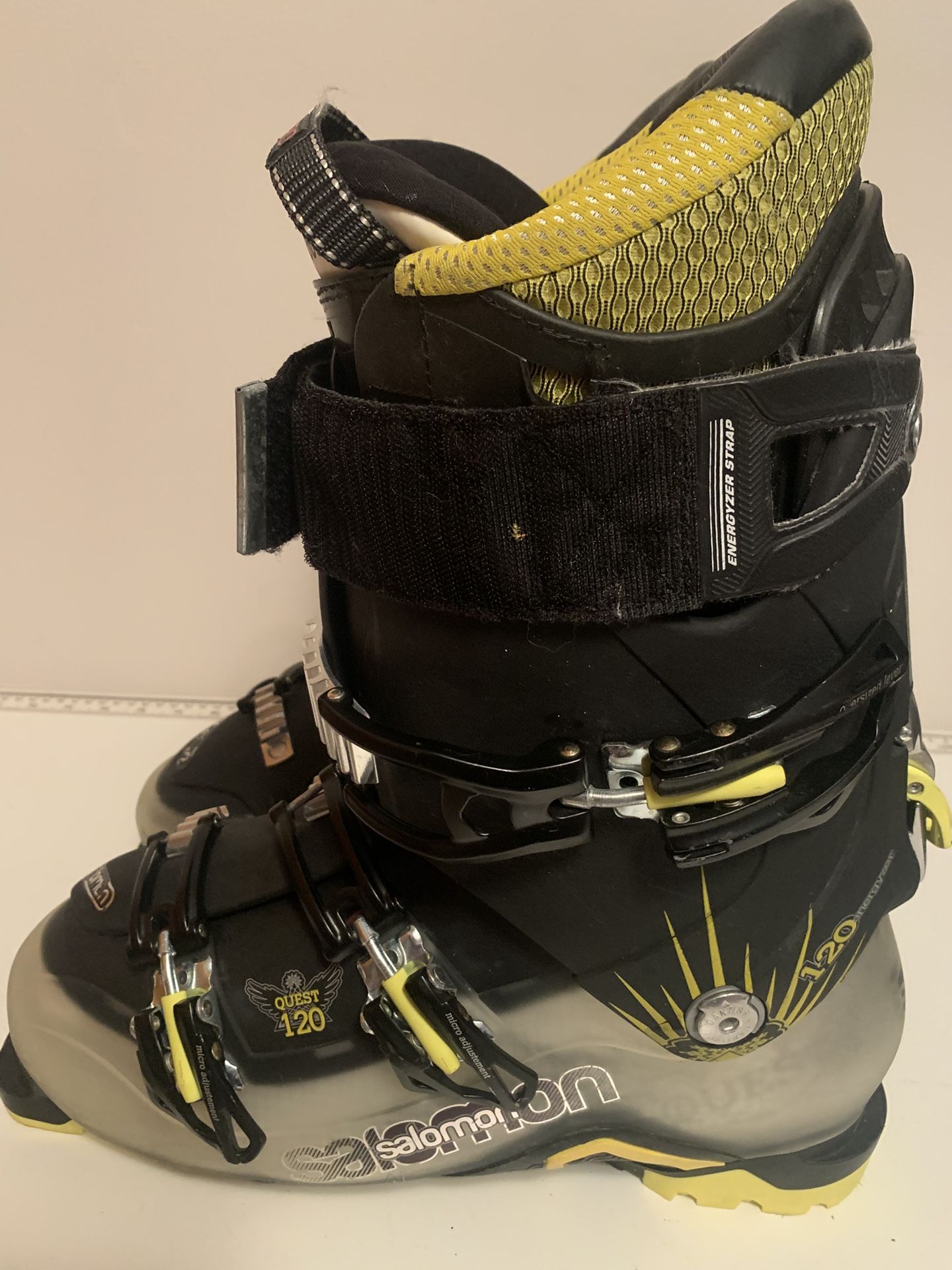 Salomon Quest 120 Ski Boots. Size 29