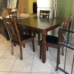 Meza Nueva Con 4 Sillas