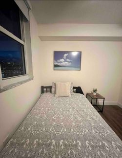 Full size mattress. Perfect condition. Ashley store