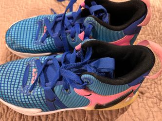 Nike LeBron Witness 8 Basketball Shoes Blue Pink HF4796-405 Youth Sz 3.5