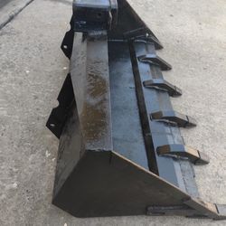 skid loader attachments Farm Garden Heavy Duty tractor loader bucket with teeth  47 - 1/2 Long  X  27 Deep  X 20  Height CAT John Deere Bobcat