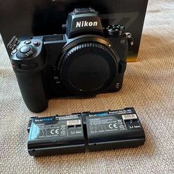 Nikon Z 7II inkl. 2 EN-EL15C Akkus