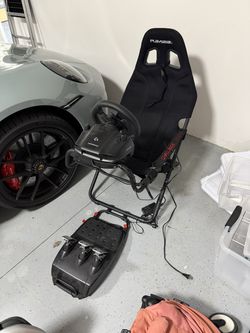 Playseat Challenge + Logitech G923 Racing Wheel Bundle (Xbox/PC)