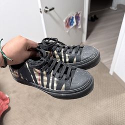 Size 9 Burberry Black low top SHOES