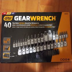 GEAR WRENCH 40 PC HEX AND TORX BIT SOCKET SET