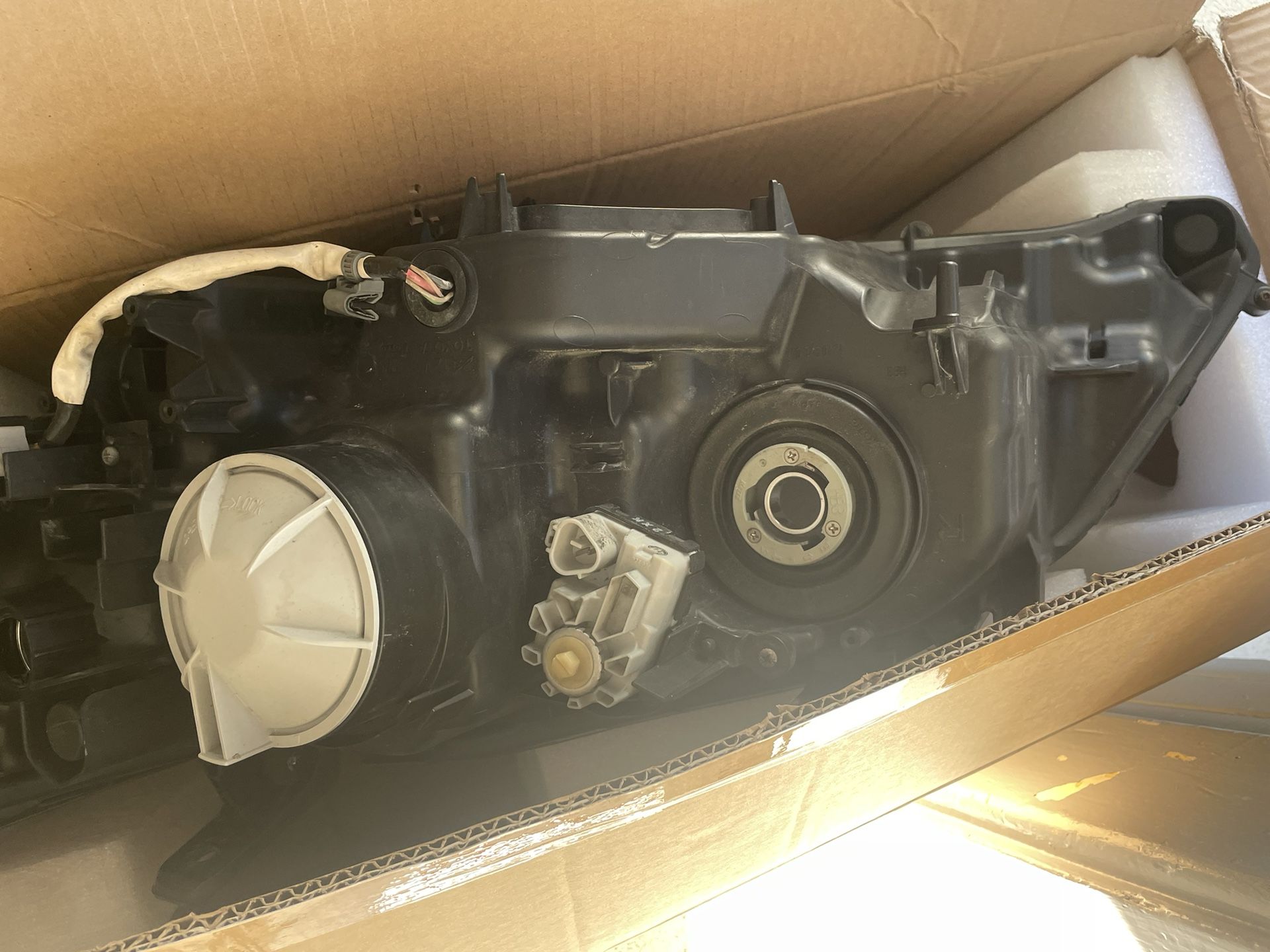 Head Light Assembly OEM For Lexus ES 350 Passenger