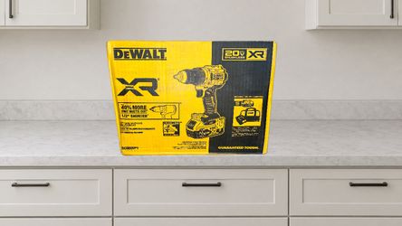 DEWALT 20V MAX XR Brushless 1/2 in. Drill/Driver Kit ( DCD800P1)