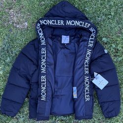 Moncler Montcla Puffer Jacket