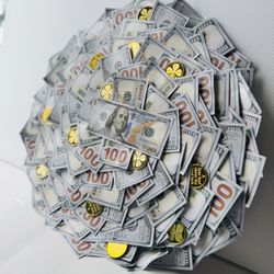 Talisman” Coin Painting – A Symbol of Luck and Style