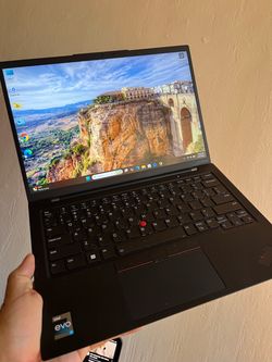 Lenovo ThinkPad X1 Carbon Gen 10 - Intel Core I7 12th Gen 16GB RAM 1TB SSD Windows 11 Pro