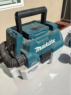 Makita cordless vacuum