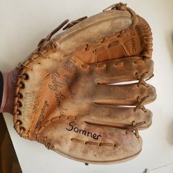 MacGregor Don Sutton Autograph Model G9SB Baseball Glove Natural Tan Leather