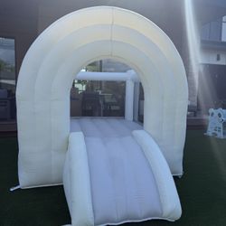 8x8ft Playsmol Bounce House