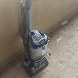 Shark lift-wa vacuum