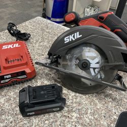 SKIL 20V 6-1/2 IN. CIRCULAR SAW KIT With Battery And Charger 