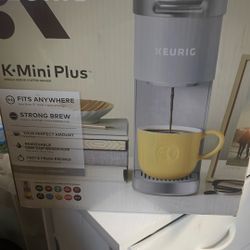 KEURIG COFFEE MAKER