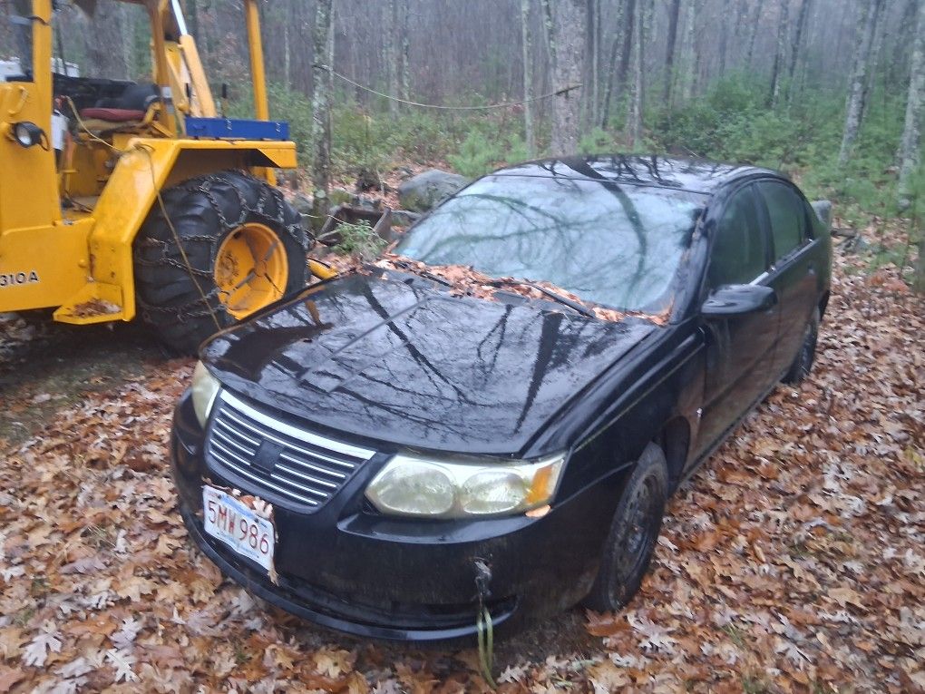 2005 Saturn ION Sedan FOR PARTS