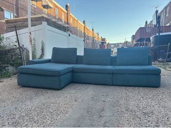 Calligaris Open Ended Sectional (Delivery Available Retail 8-10k)