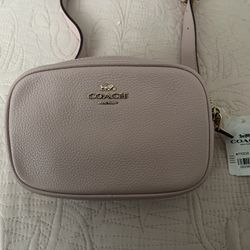Brand New Pretty Pink Coach Fanny Pack With Gold Detailing