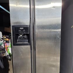 FREE NON - WORKING  Refrigerator 