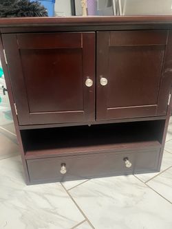 Bathroom wall storage cabinet