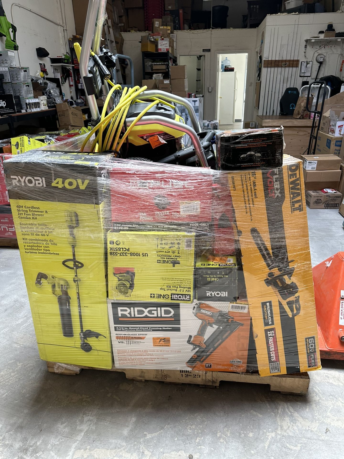 Tools! Powers tools, hand tools, very beautiful selection available !! High value brands, 5 pallets