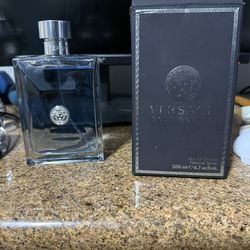 Versace Pour Homme Eau de Toilette Spray Men's Fragrance 200 ml 6.7 US fl.oz.