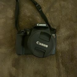 Canon Rebel T7 Camera