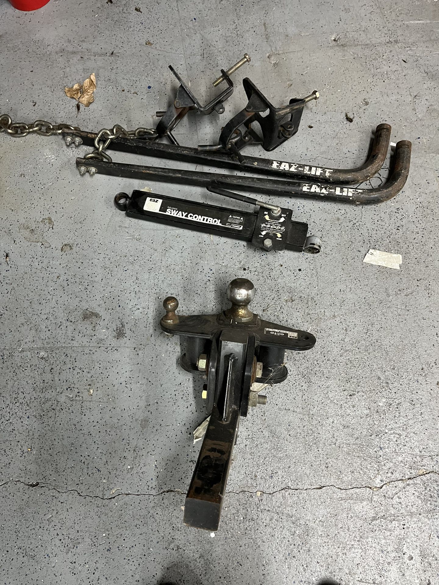Trailer Hitch And Sway Bar Set