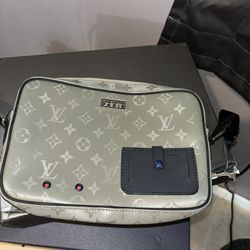 Messenger Bag