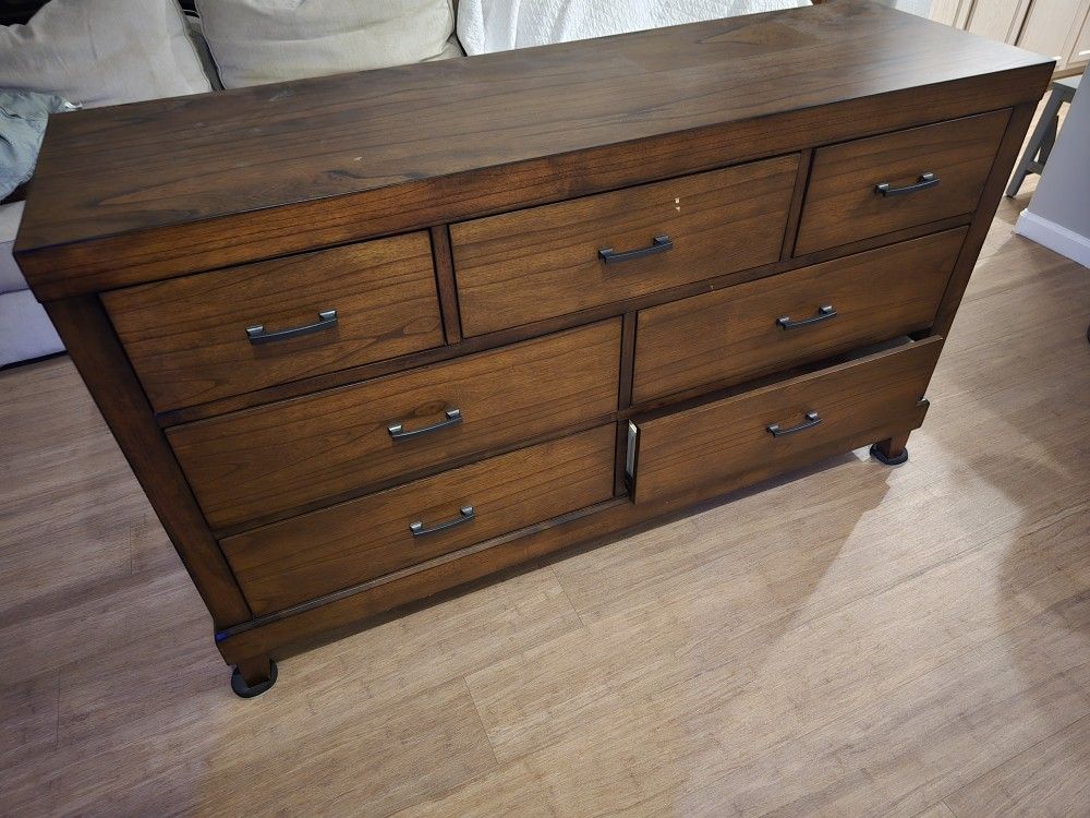 Solid Wood 7 Drawer Dresser