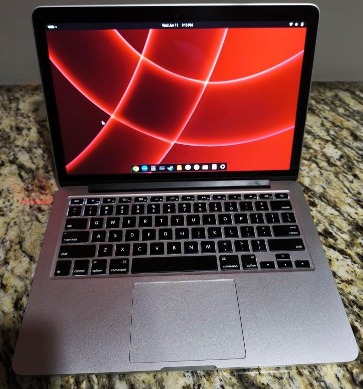 MacBook Pro - New OS - excellent condition