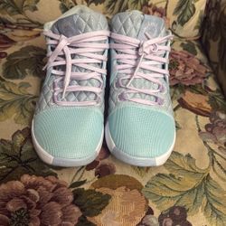 LeBron Witness Vlll, Size 12, Glacier Blue/White