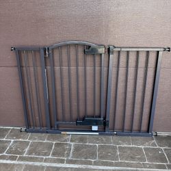 Adjustable Pet/Baby Gate 