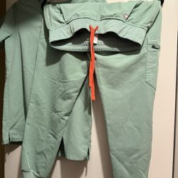Figs XS Petite Jade Scrubs set