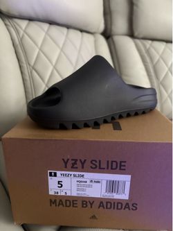 Yeezy Slides Size 5