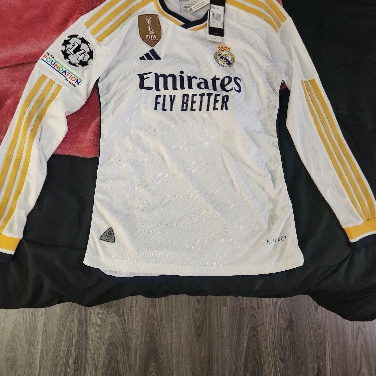 REAL MADRID Signed Jersey for Sale in Los Angeles, CA - OfferUp