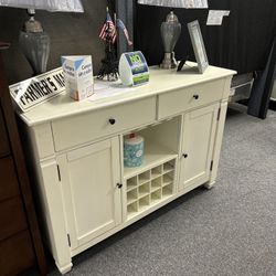 Wine Dresser 