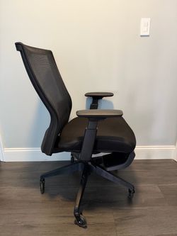 Autonomous ErgoMesh Office Chair w/ Upgraded Rollerblade Wheels & Footrest