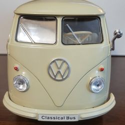 1963 Volkswagen T1 Bus Welly 1/24 Scale Diecast Model Car, #22095