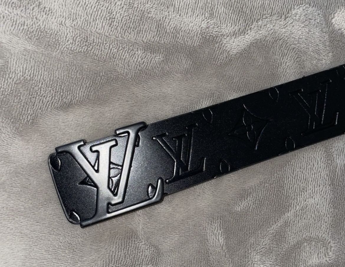 Louis Vuitton Embossed Men’s Belt 