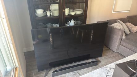 70 inch LG tv with Vizio sound bar