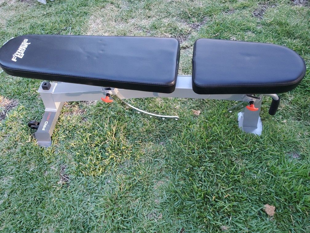 Fitness Gear Pro UB/600 Weight Bench for Sale in Downey, CA OfferUp