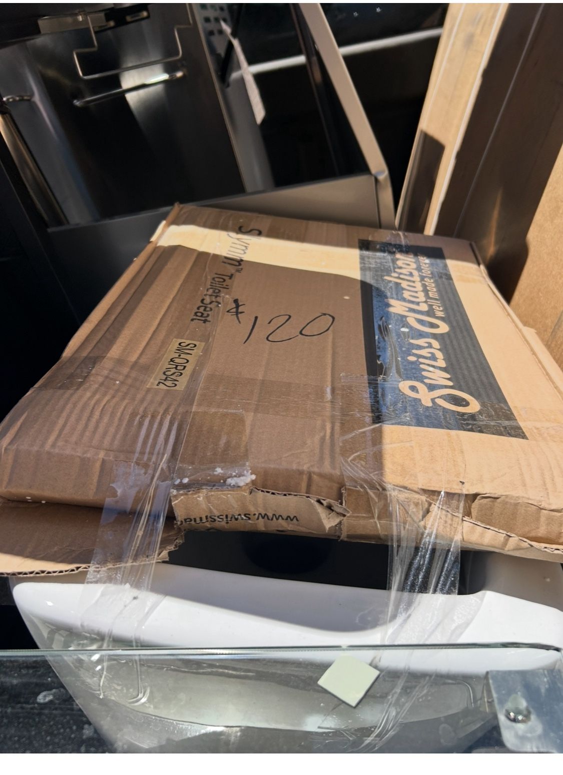 WALL MOUNT TOILET SQUARE NEW