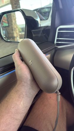 Beats pill GOLD