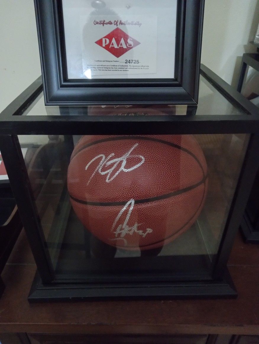 Stephen Curry And Durant Sign Basketball And Play Case For Certificate Of Authenticity