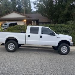 Ford F250 4x4 Super Duty- NEEDS MOTOR