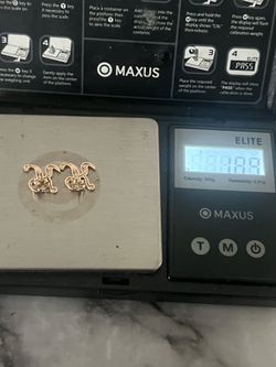10k letter K earrings solid gold
