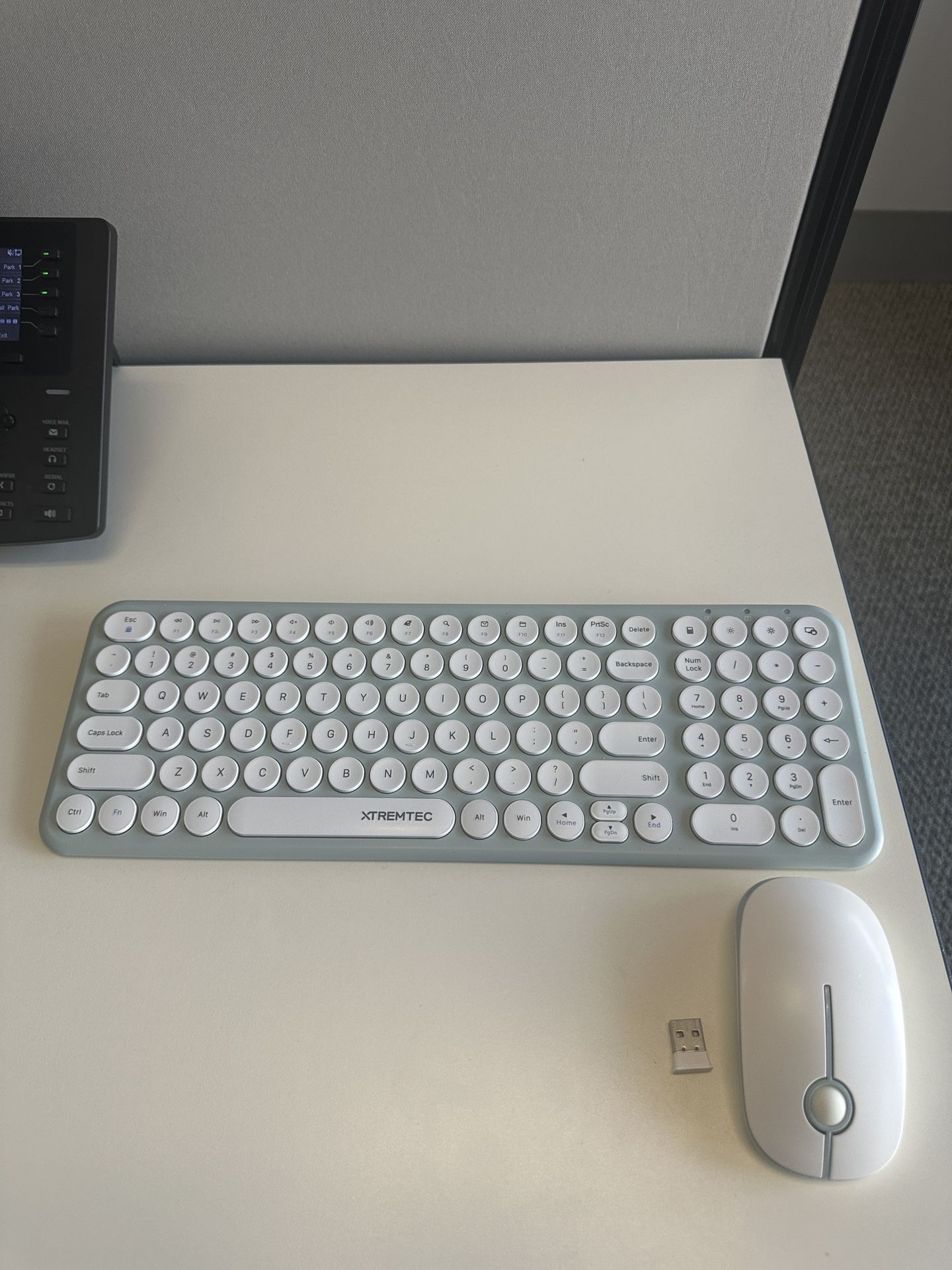 Wireless Keyboard and Mouse Combo, 2.4G USB Slim Quiet Low-Profile Retro Round Typewriter Keyboard and Ergonomic Mouse Set for Windows/Mac/Laptop/ipad