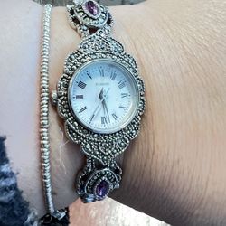 Watch Stainless Steel Silver Toned Women's Rhinestones Expandable Band. Battery working